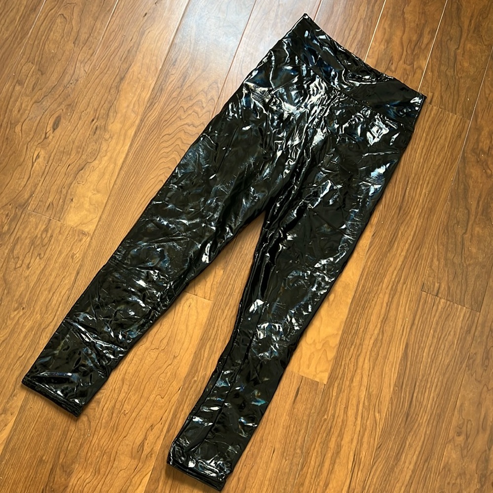 Iridescent black shiny leggings